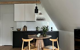 Ela - Elegant Apartment